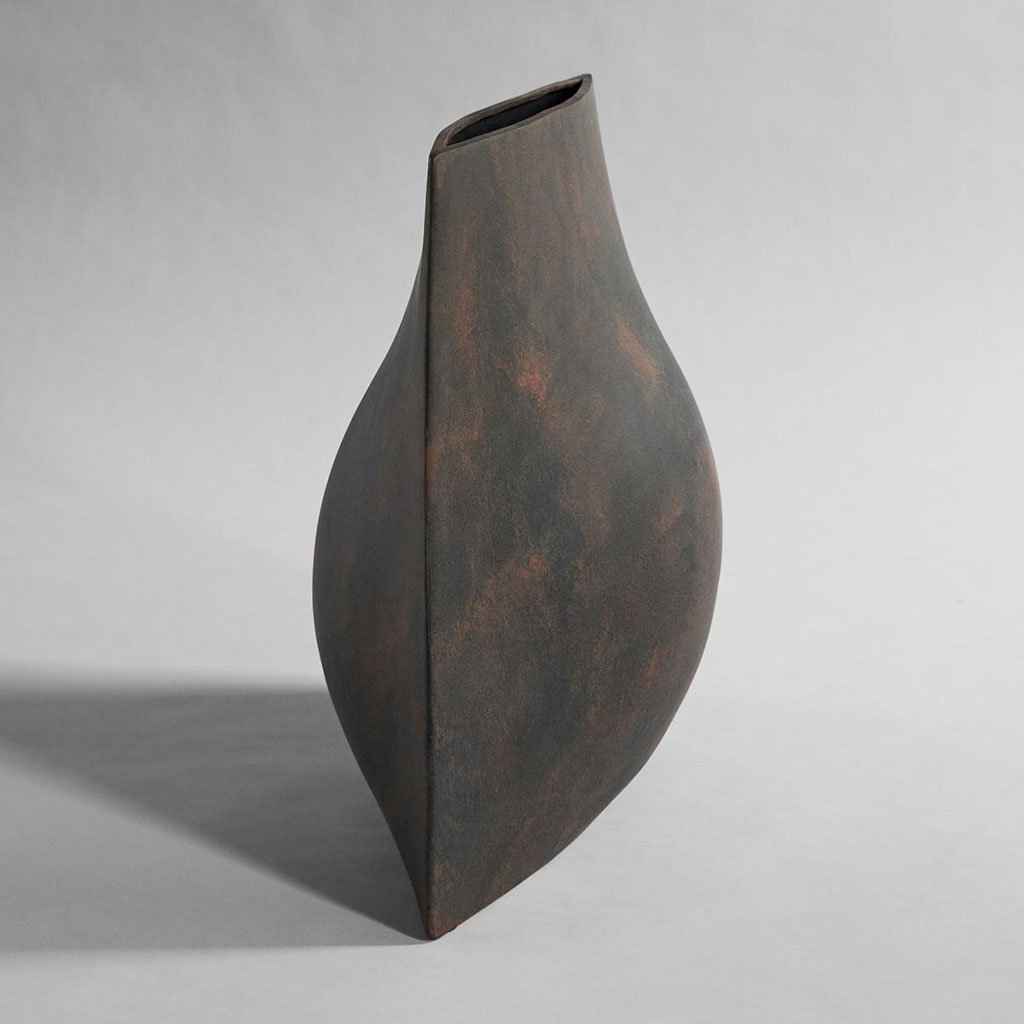 101 Copenhagen Origami Vase In a Room