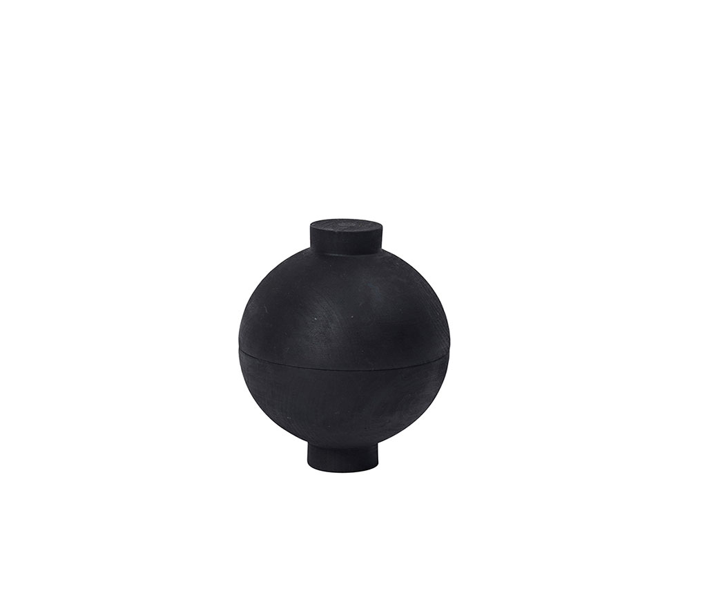 Kristina-Dam_Wooden-Sphere