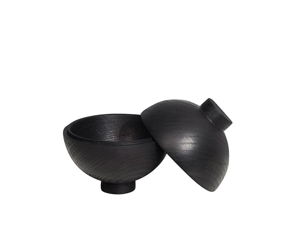 Kristina-Dam_Wooden-Sphere