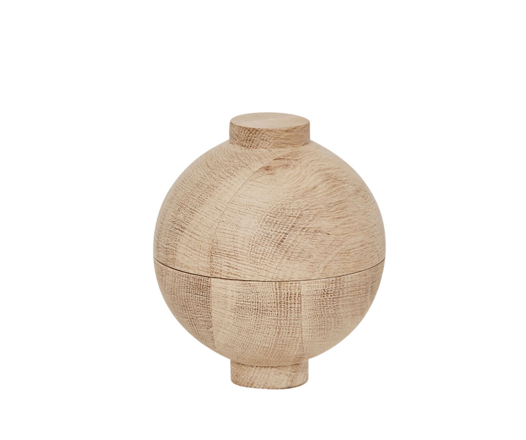Kristina-Dam_Wooden-Sphere