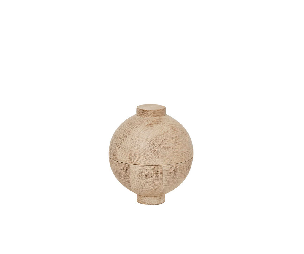 Kristina-Dam_Wooden-Sphere