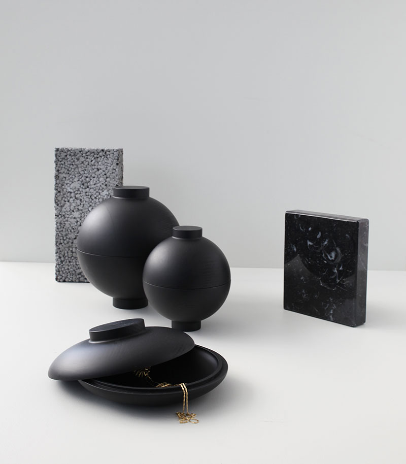 Kristina-Dam_Wooden-Sphere