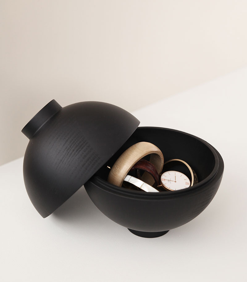 Kristina-Dam_Wooden-Sphere