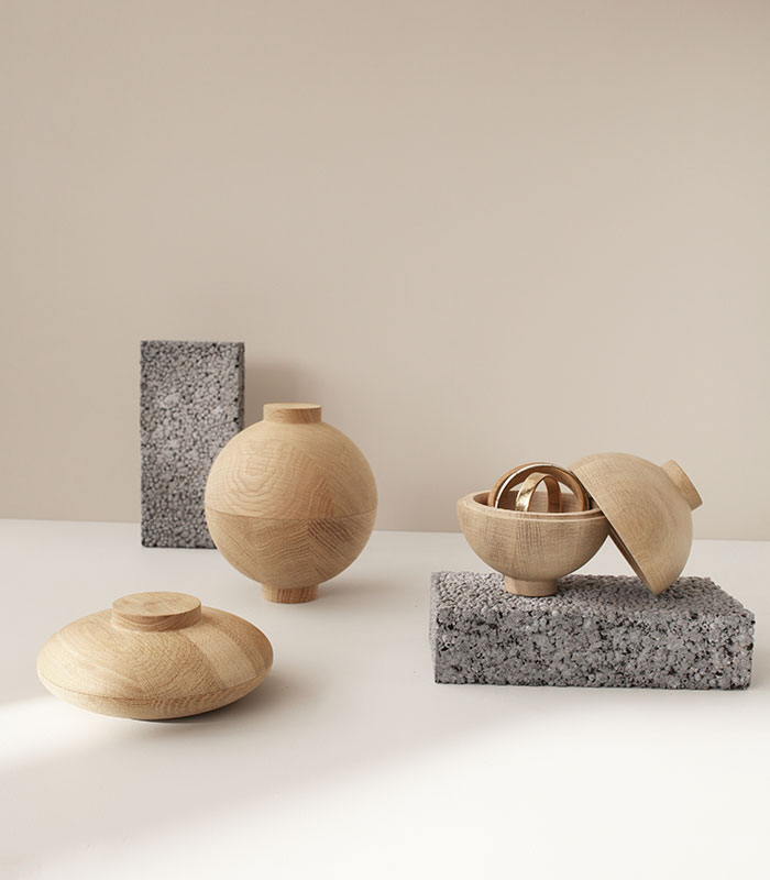 Kristina-Dam_Wooden-Sphere