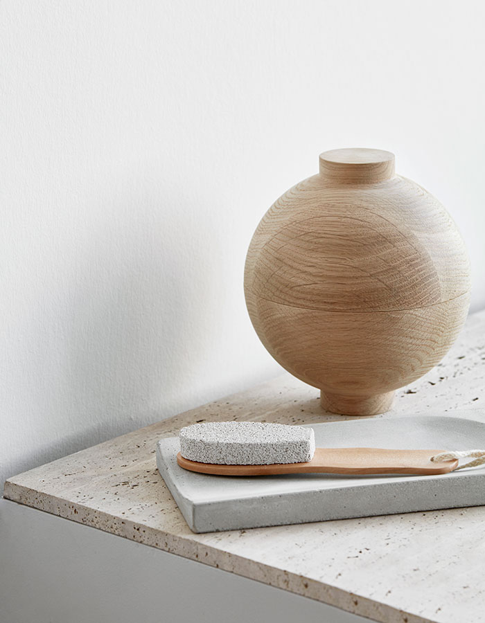 Kristina-Dam_Wooden-Sphere